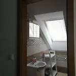 Sobe Pri Rozi * Postojna