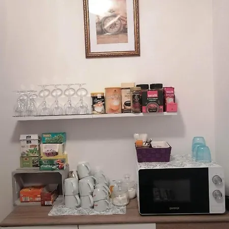 Sobe Pri Rozi Postumia