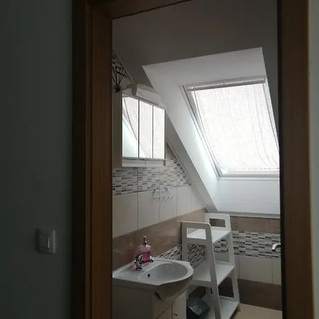 Sobe Pri Rozi * Postojna