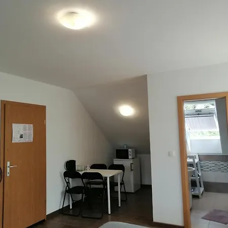 Quarto em Acomodações Particulares Sobe Pri Rozi *