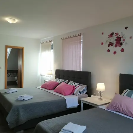 Quarto em Acomodações Particulares Sobe Pri Rozi