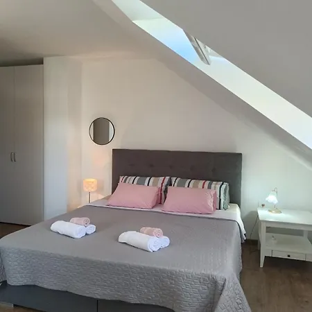 Sobe Pri Rozi Postojna