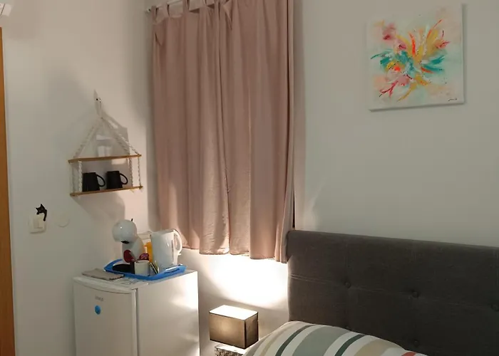 Sobe Pri Rozi * Postojna